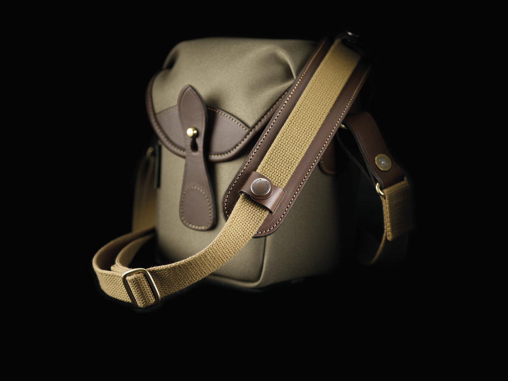 The optional shoulder pad has a ribbed rubber undersurface to keep the bag firmly in place. I don
